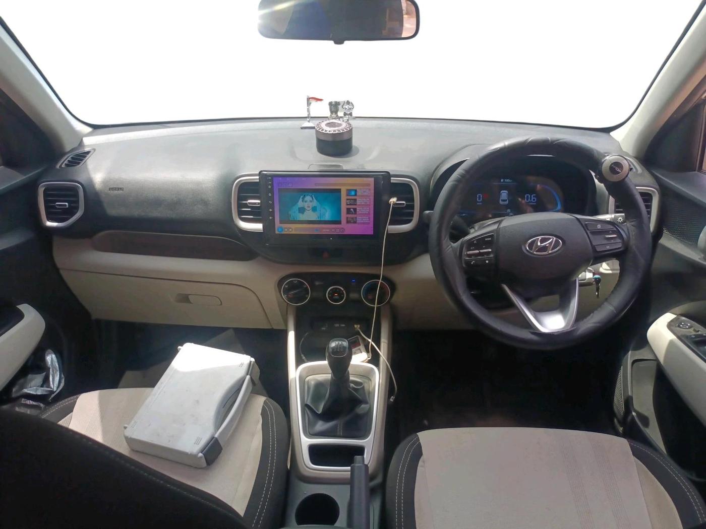 2024 Hyundai VENUE S 1.2, Petrol, Manual, 18,605 km, interior