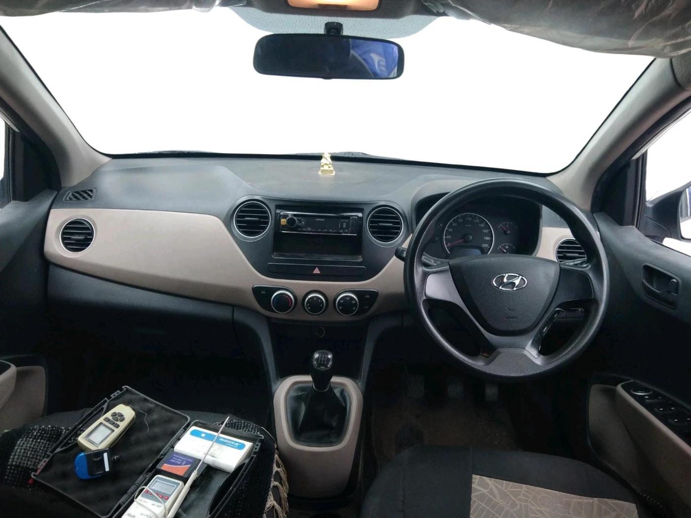 2017 Hyundai Grand i10 MAGNA 1.2 KAPPA VTVT, CNG, Manual, 68,064 km, interior
