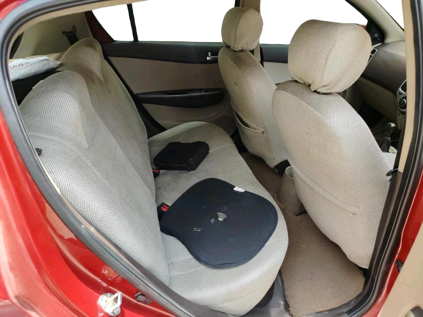 2012 Hyundai i20 MAGNA 1.2, Petrol, Manual, 1,45,752 km, interior