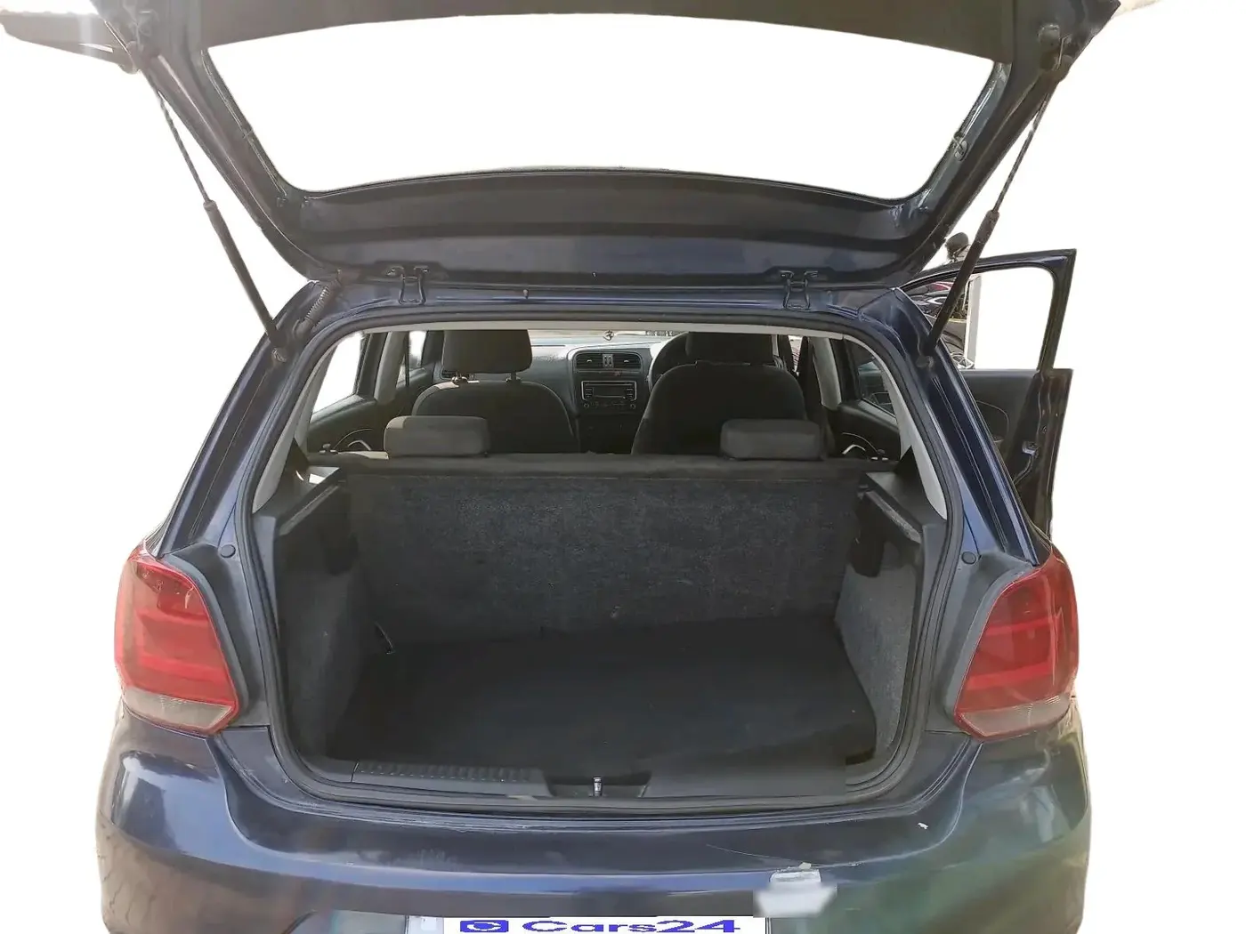 2015 Volkswagen Polo COMFORTLINE 1.5L, Diesel, Manual, 1,36,735 km, exterior