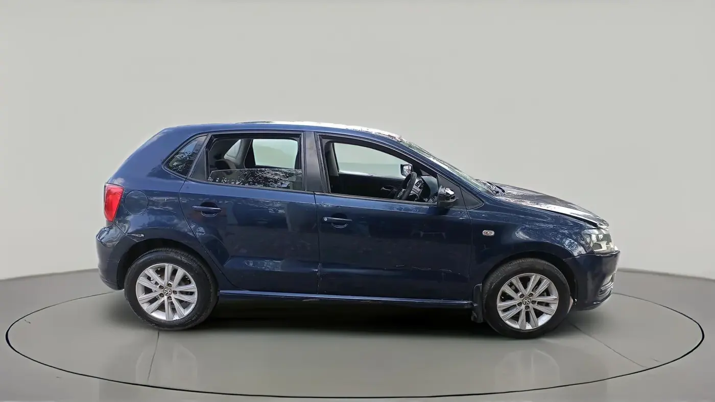2015 Volkswagen Polo COMFORTLINE 1.5L, Diesel, Manual, 1,36,735 km, exterior