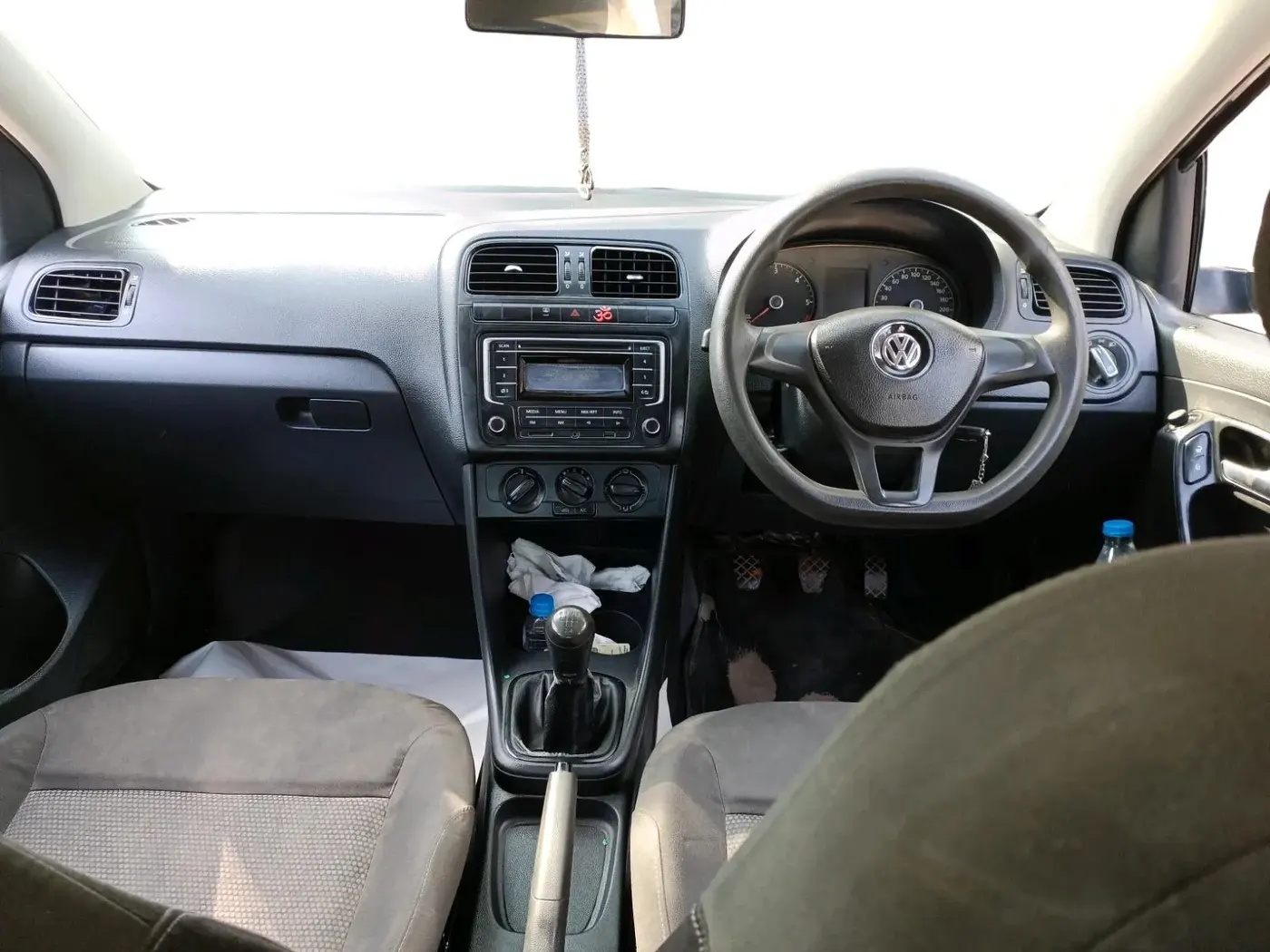 2015 Volkswagen Polo COMFORTLINE 1.5L, Diesel, Manual, 1,36,735 km, interior
