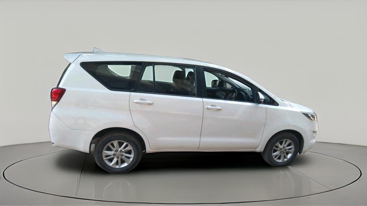 2020 Toyota Innova Crysta 2.4 G 8 STR, Diesel, Manual, 99,157 km, exterior