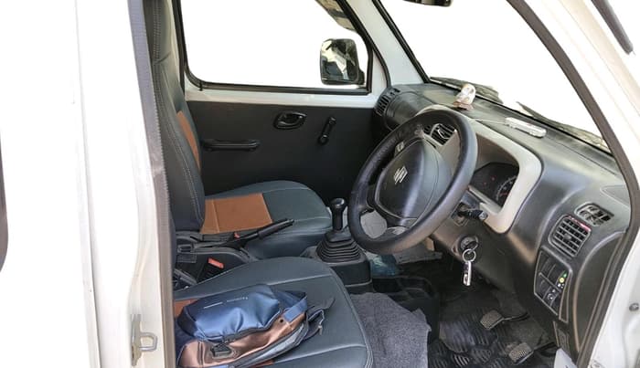 2022 Maruti Eeco 5 STR AC CNG (O), CNG, Manual, 63,175 km, interior
