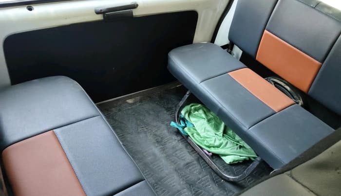 2022 Maruti Eeco 5 STR AC CNG (O), CNG, Manual, 63,175 km, interior