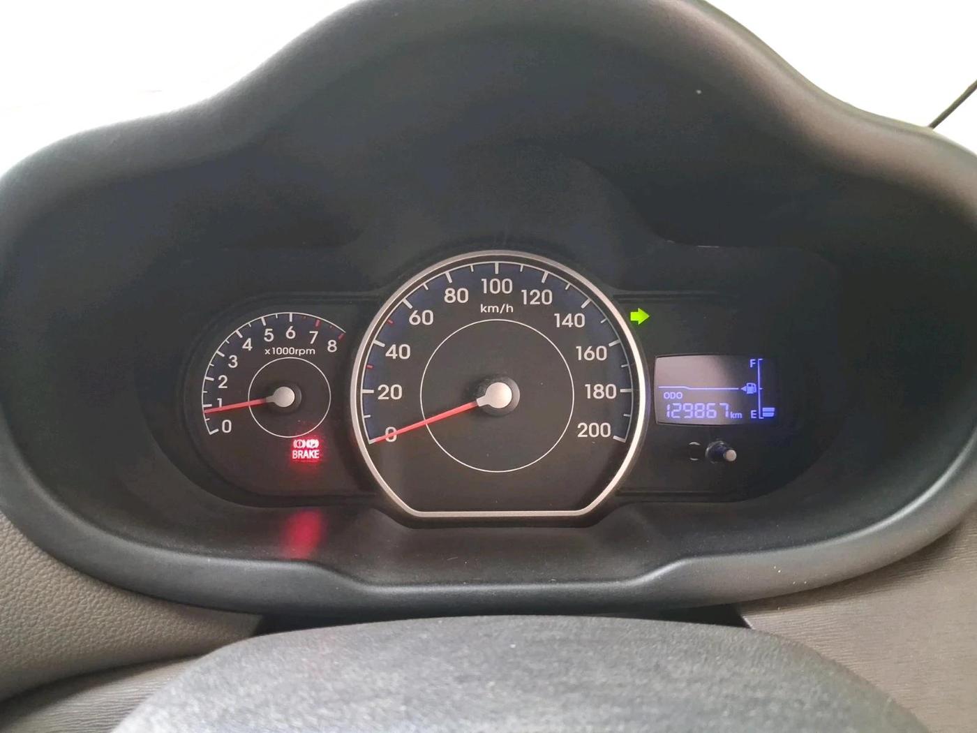 2013 Hyundai i10 MAGNA 1.2, Petrol, Manual, 1,29,867 km, interior