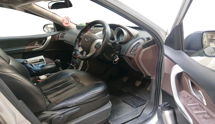 2015 Mahindra XUV500 W6, Diesel, Manual, 1,15,328 km, interior
