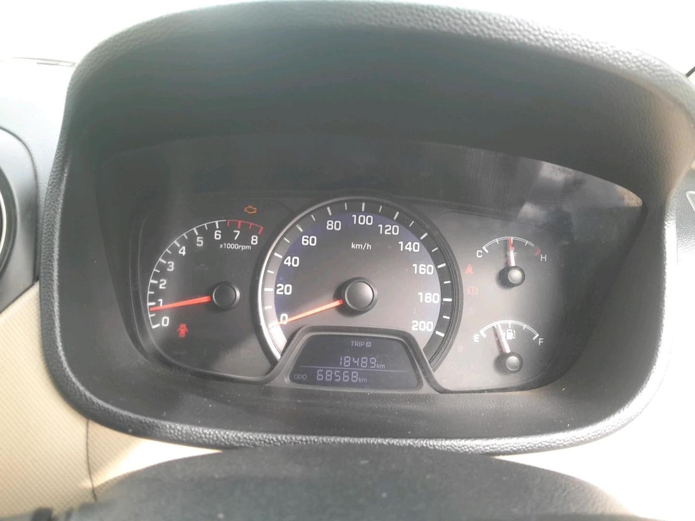 2018 Hyundai Xcent SX 1.2, Petrol, Manual, 68,568 km, interior