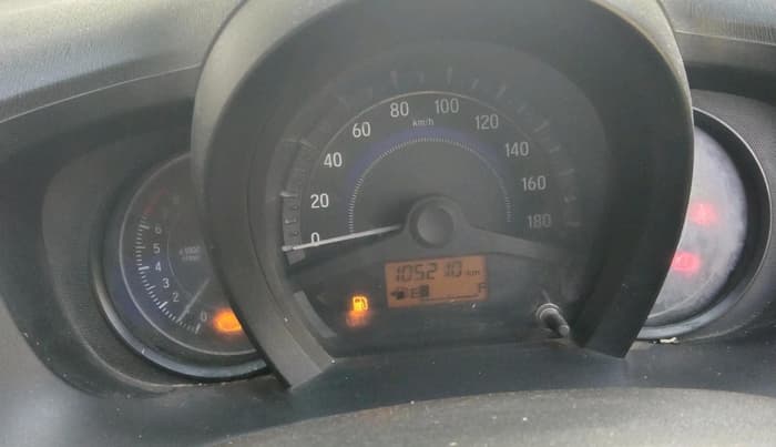 2015 Honda Brio VX MT, CNG, Manual, 1,05,210 km, interior