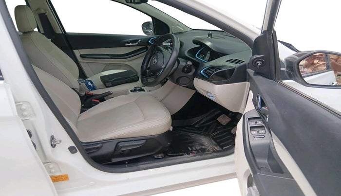 2023 Tata TIAGO EV XZ PLUS TECH LUX LONG RANGE, Electric, Automatic, 44,252 km, interior