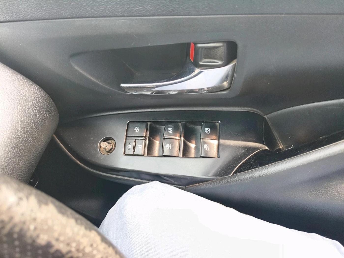 2016 Toyota Innova Crysta 2.4 GX 8 STR, Diesel, Manual, 2,54,809 km, interior