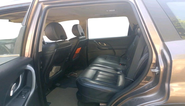 2017 Mahindra XUV500 W10 AT, Diesel, Automatic, 88,331 km, interior