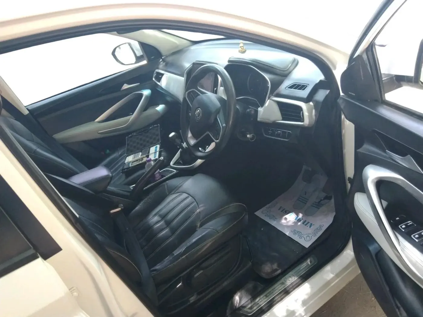 2021 MG HECTOR PLUS SUPER 1.5 PETROL TURBO HYBRID MT 7-STR, Petrol, Manual, 74,090 km, interior