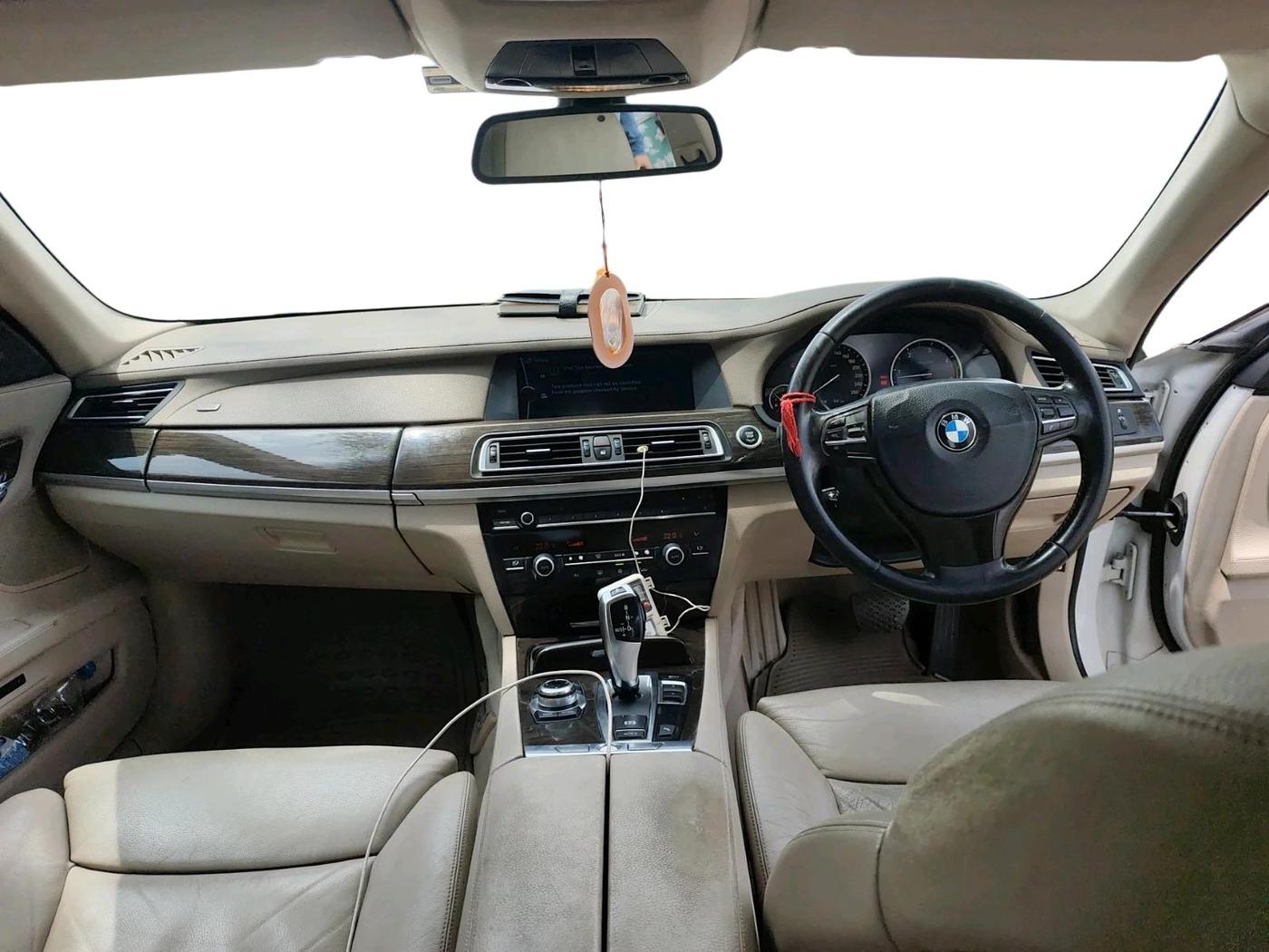 2011 BMW 7 Series 730Ld, Diesel, Automatic, 1,27,988 km, interior