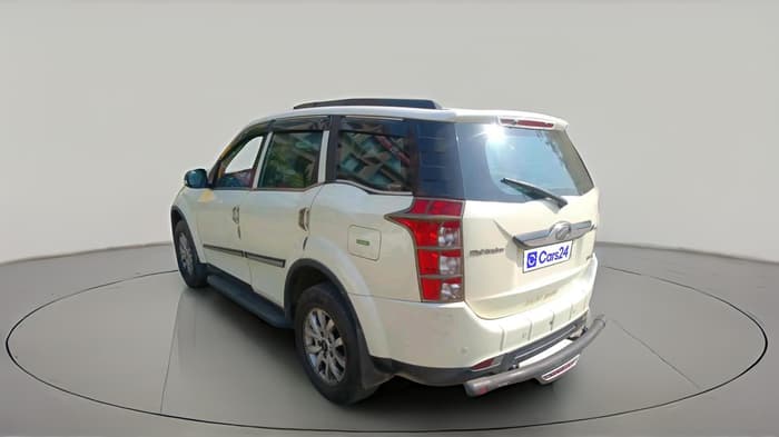 2015 Mahindra XUV500 W10 AWD, Diesel, Manual, 1,36,758 km, exterior