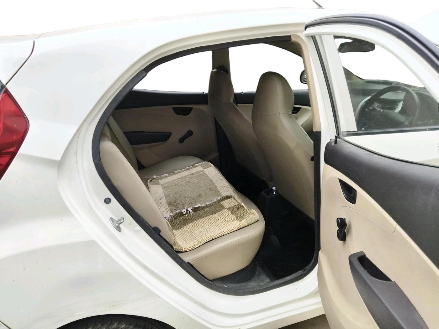 2017 Hyundai Eon ERA +, Petrol, Manual, 25,912 km, interior
