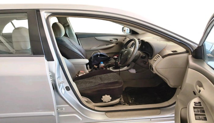 2011 Toyota Corolla Altis G DIESEL, Diesel, Manual, 1,80,173 km, interior
