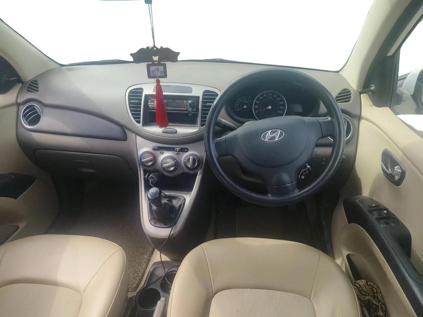 2013 Hyundai i10 MAGNA 1.1, CNG, Manual, 86,639 km, interior