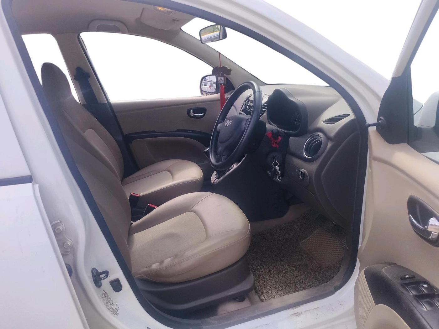 2013 Hyundai i10 MAGNA 1.1, CNG, Manual, 86,639 km, interior