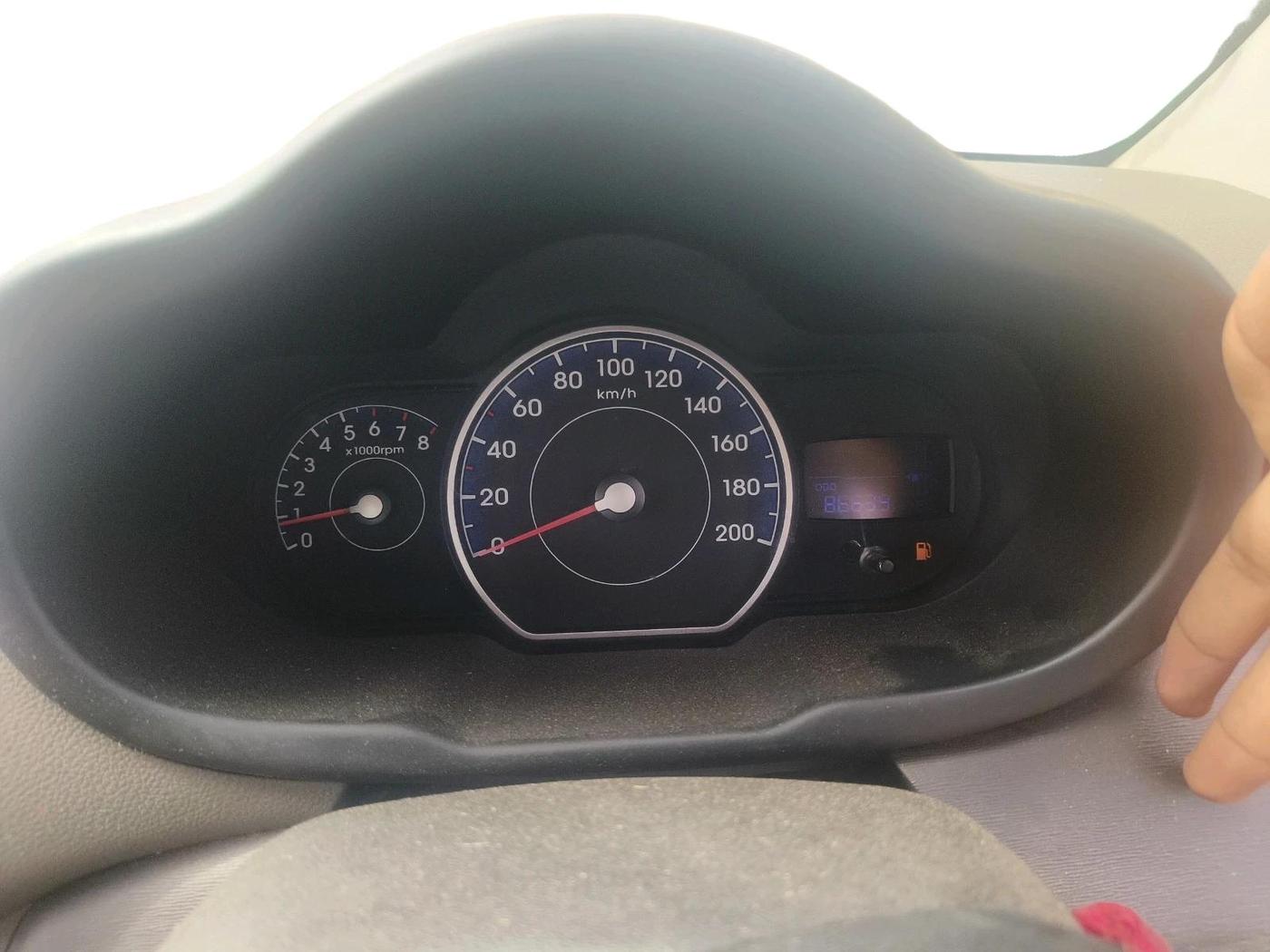 2013 Hyundai i10 MAGNA 1.1, CNG, Manual, 86,639 km, interior