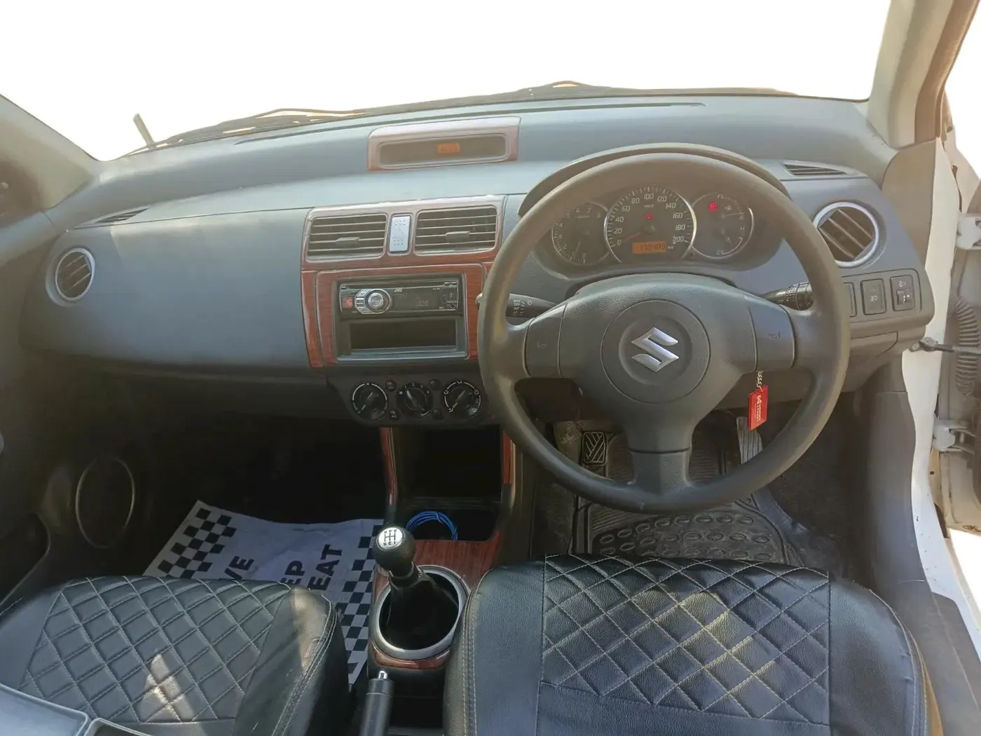 2009 Maruti Swift VXI 1.3, Petrol, Manual, 1,70,409 km, interior