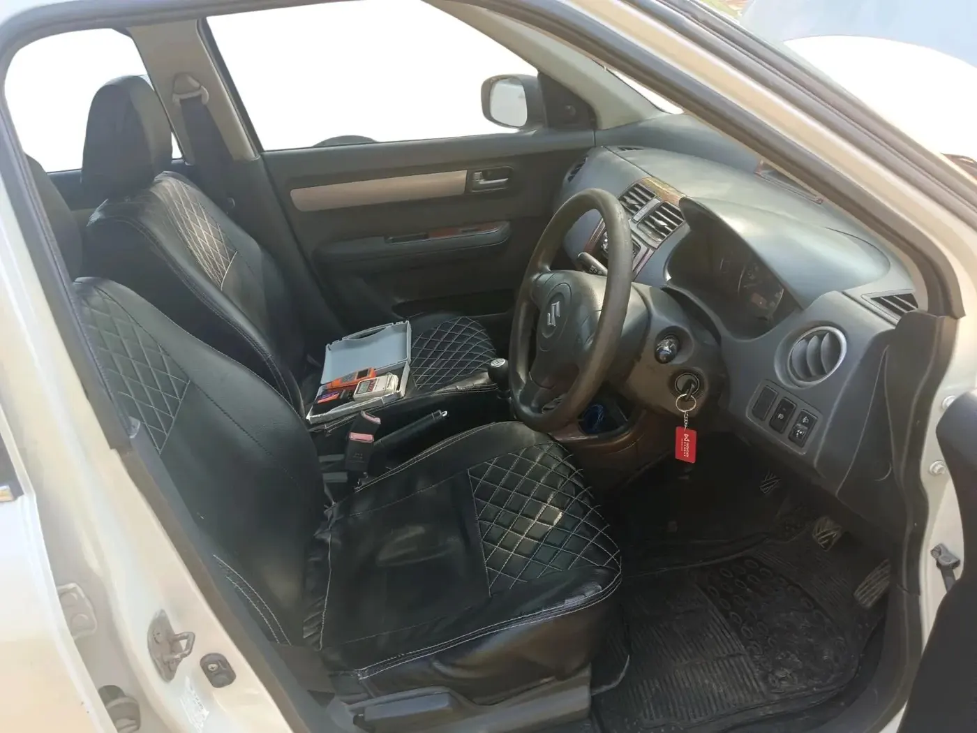 2009 Maruti Swift VXI 1.3, Petrol, Manual, 1,70,409 km, interior