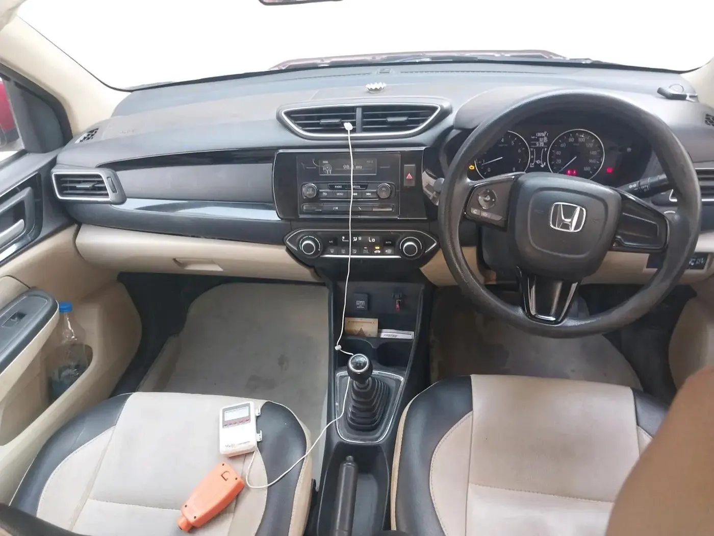 2018 Honda Amaze 1.2L I-VTEC V, CNG, Manual, 1,38,921 km, interior