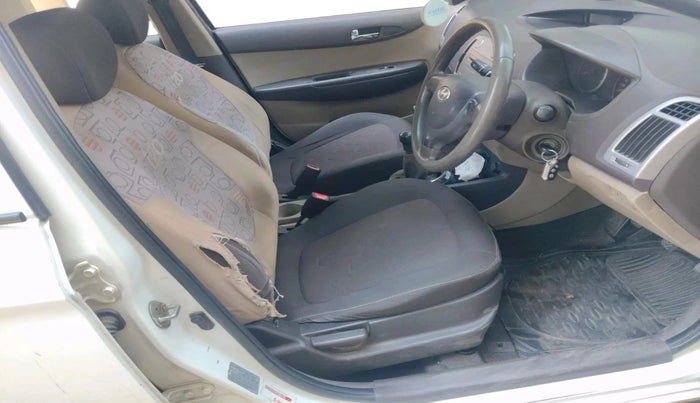 2011 Hyundai i20 MAGNA (O) 1.2, Petrol, Manual, 1,04,756 km, interior