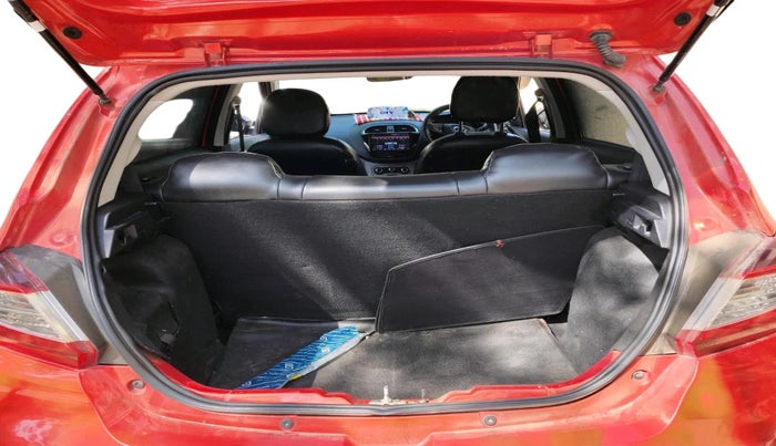 2023 Tata Tiago XT (O) PETROL, Petrol, Manual, 54,303 km, exterior