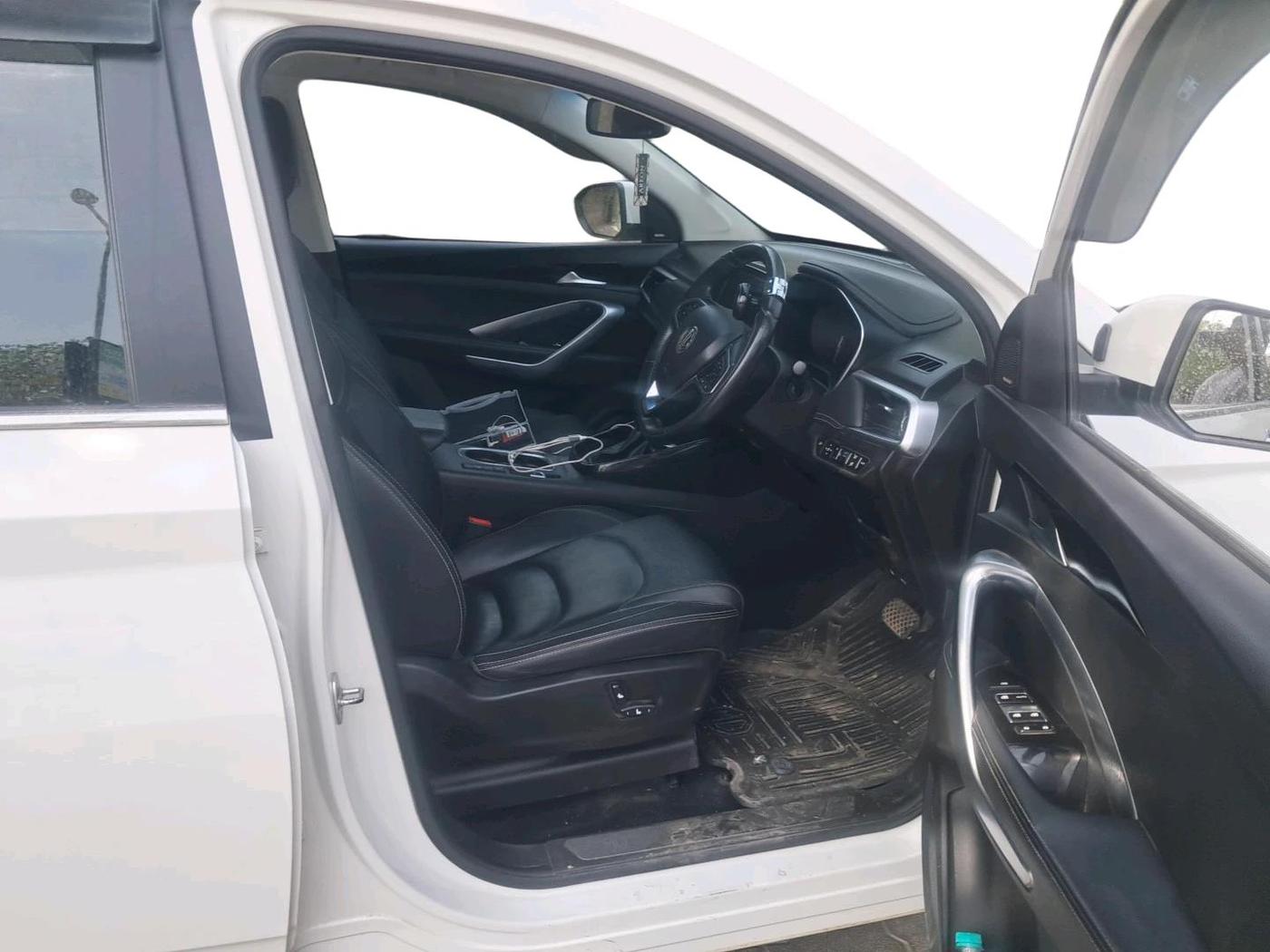 2020 MG HECTOR SHARP 1.5 DCT PETROL DUAL TONE, Petrol, Automatic, 70,571 km, interior