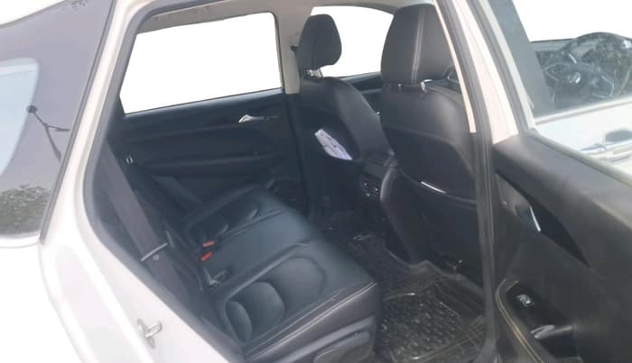 2020 MG HECTOR SHARP 1.5 DCT PETROL DUAL TONE, Petrol, Automatic, 70,571 km, interior