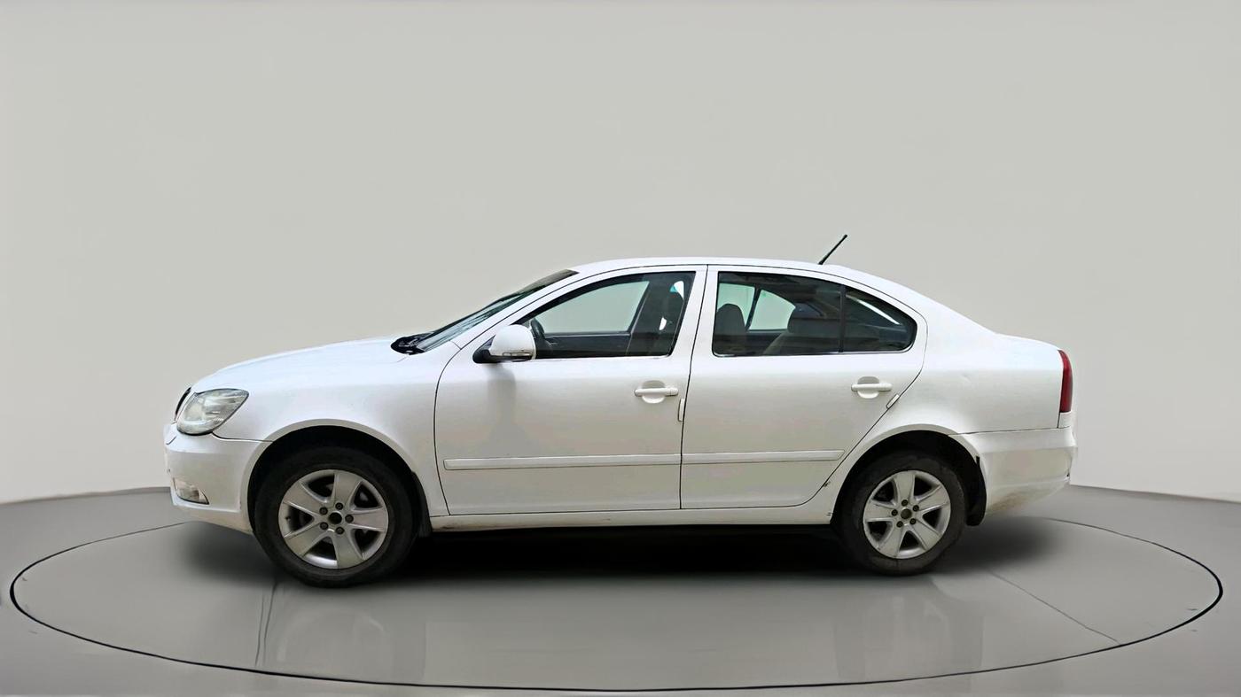 2012 Skoda Laura L&K 2.0 TDI AT, Diesel, Automatic, 1,81,191 km, exterior