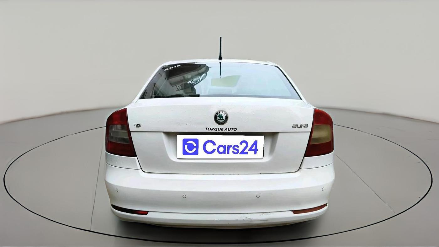 2012 Skoda Laura L&K 2.0 TDI AT, Diesel, Automatic, 1,81,191 km, exterior