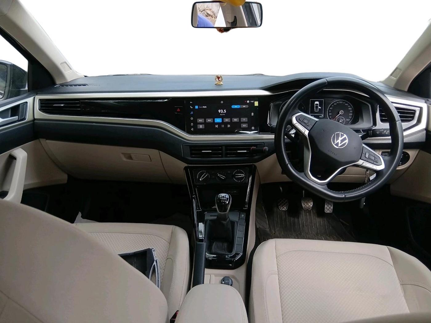 2024 Volkswagen VIRTUS HIGHLINE TSI 1.0 MT, Petrol, Manual, 10,234 km, interior