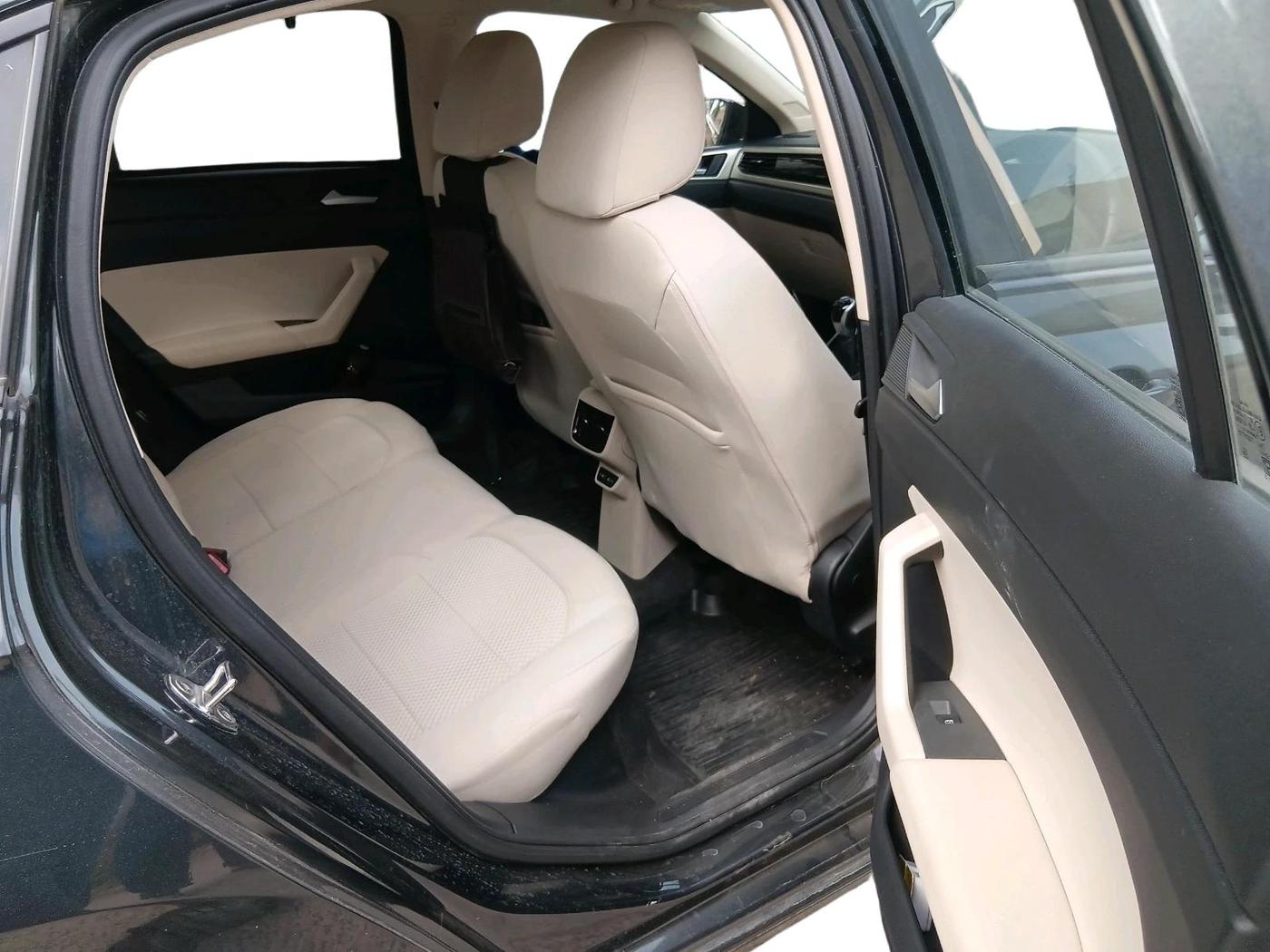 2024 Volkswagen VIRTUS HIGHLINE TSI 1.0 MT, Petrol, Manual, 10,234 km, interior