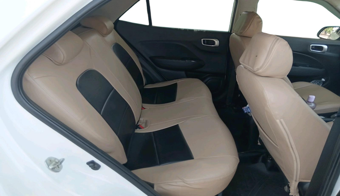 2020 Hyundai VENUE SX 1.5 CRDI, Diesel, Manual, 82,311 km, interior