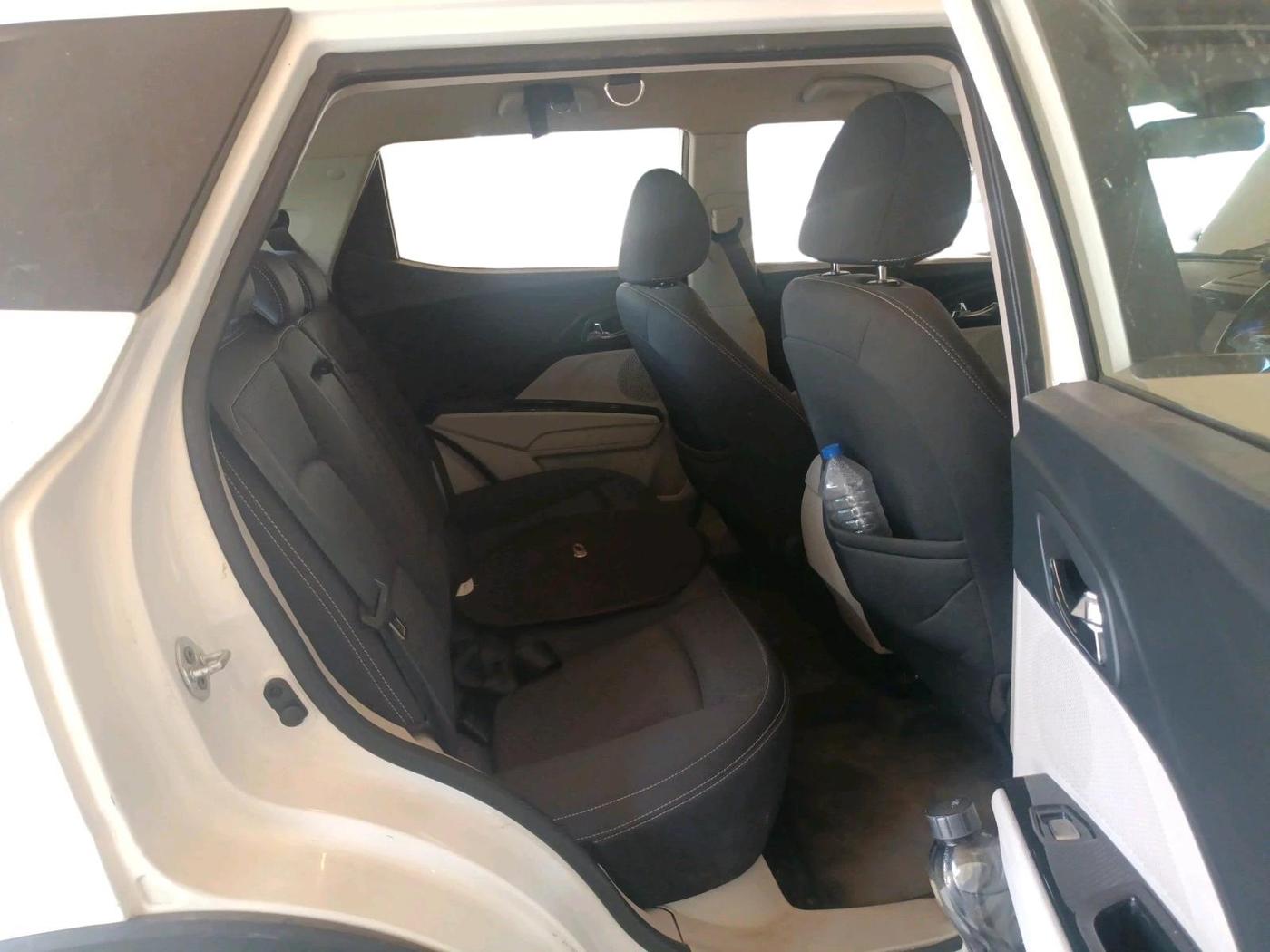 2019 Mahindra XUV300 W8 1.2 PETROL, Petrol, Manual, 76,092 km, interior