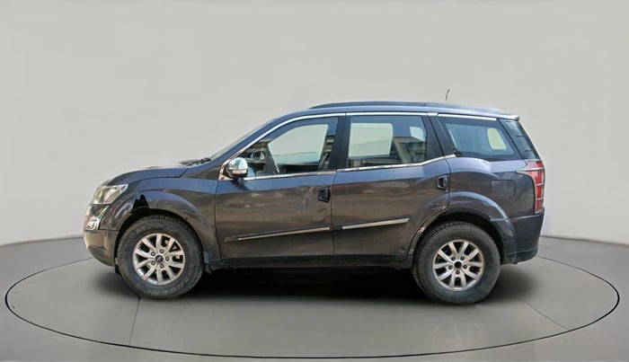 2015 Mahindra XUV500 W8, Diesel, Manual, 2,24,475 km, exterior