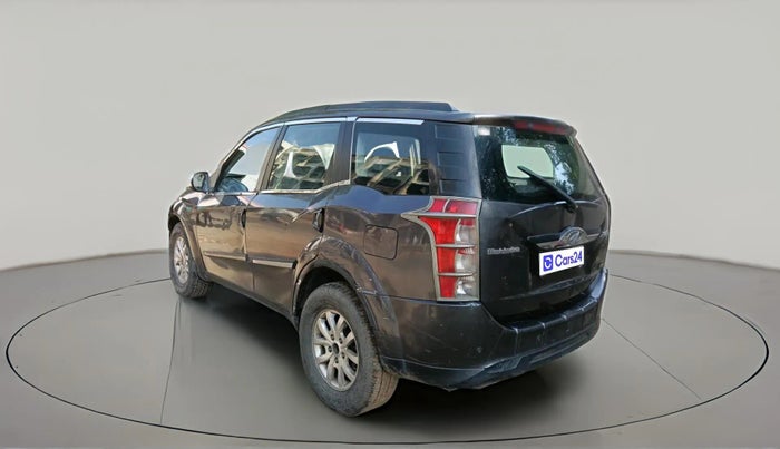 2015 Mahindra XUV500 W8, Diesel, Manual, 2,24,475 km, exterior