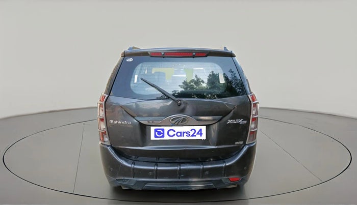 2015 Mahindra XUV500 W8, Diesel, Manual, 2,24,475 km, exterior