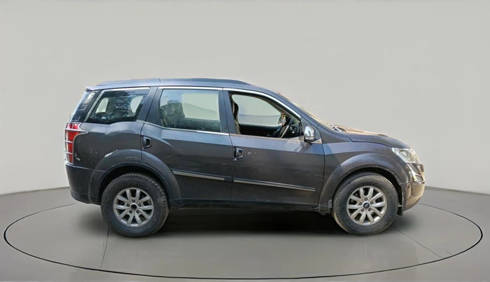 2015 Mahindra XUV500 W8, Diesel, Manual, 2,24,475 km, exterior
