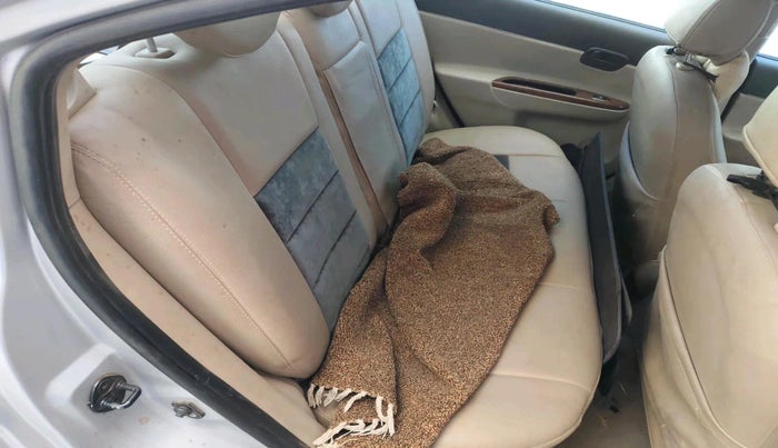 2010 Hyundai Verna TRANSFORM 1.6 SX VTVT, Petrol, Manual, 80,968 km, interior