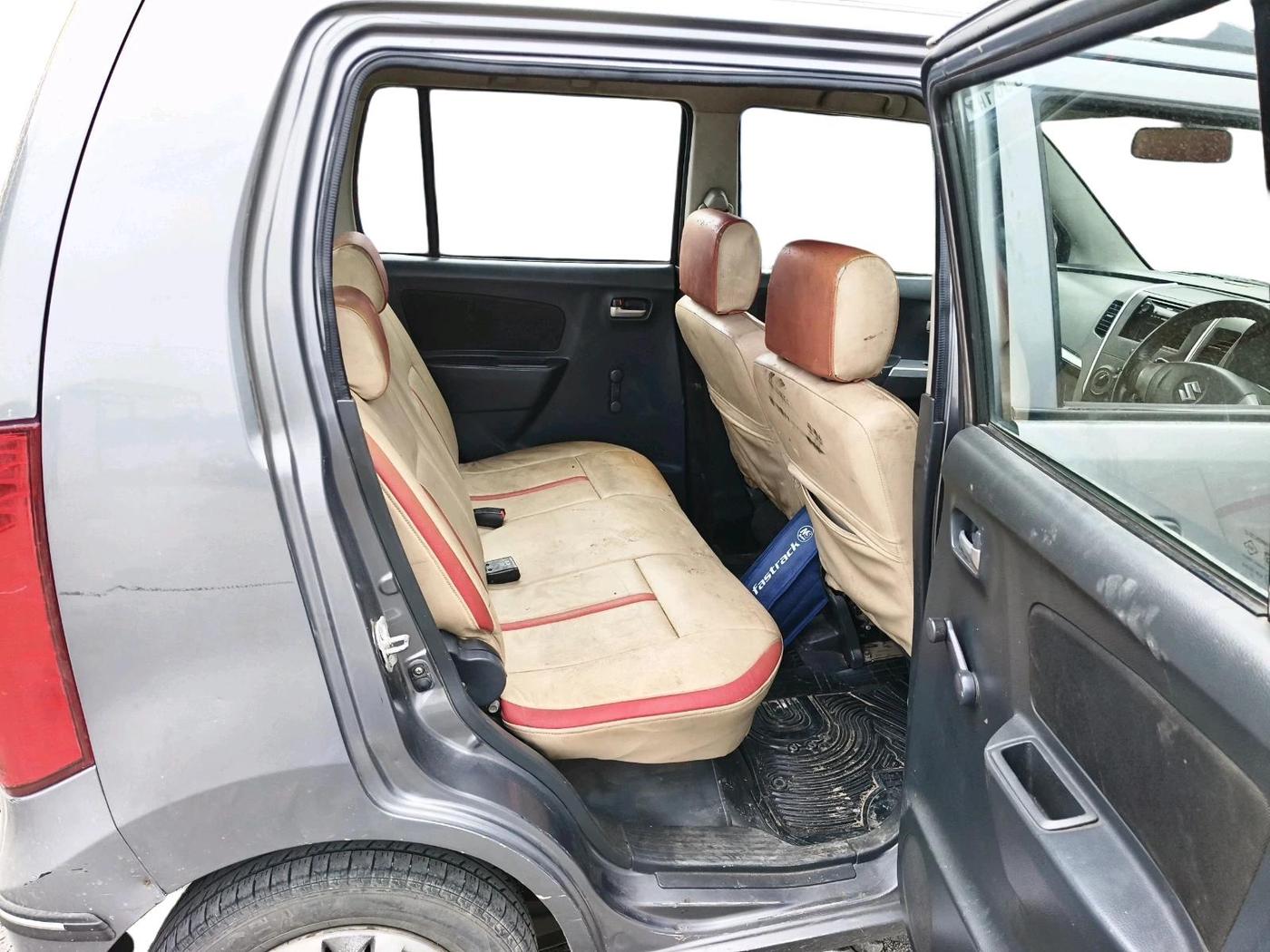 2013 Maruti Wagon R 1.0 LXI, CNG, Manual, 1,95,656 km, interior