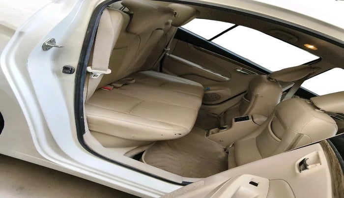 2021 Maruti Ciaz ALPHA  AT 1.5 SHVS PETROL, Petrol, Automatic, 1,14,305 km, interior