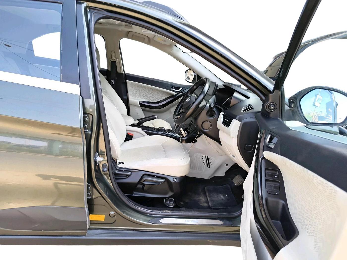 2022 Tata NEXON XZA PLUS (PREMIUM) PETROL, Petrol, Automatic, 76,461 km, interior