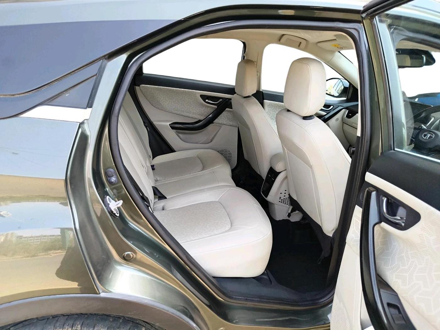 2022 Tata NEXON XZA PLUS (PREMIUM) PETROL, Petrol, Automatic, 76,461 km, interior