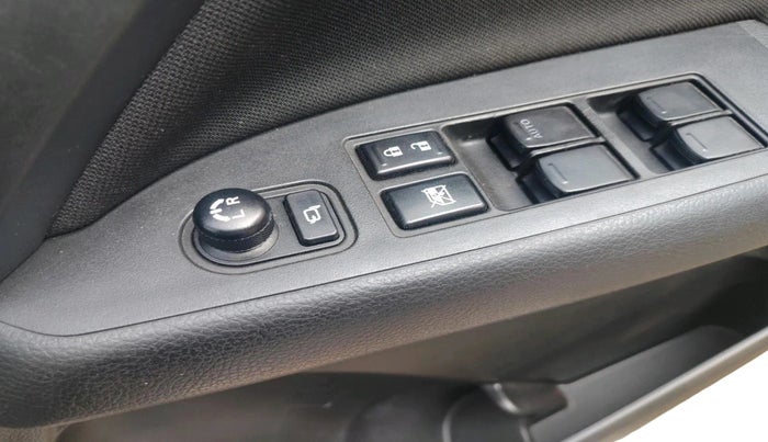 2024 Maruti BREZZA VXI AT SMART HYBRID, Petrol, Automatic, 15,675 km, interior