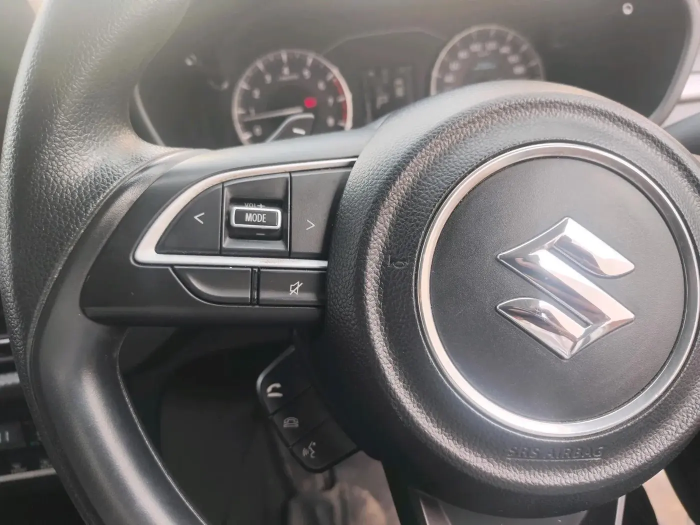 2024 Maruti BREZZA VXI AT SMART HYBRID, Petrol, Automatic, 15,675 km, interior