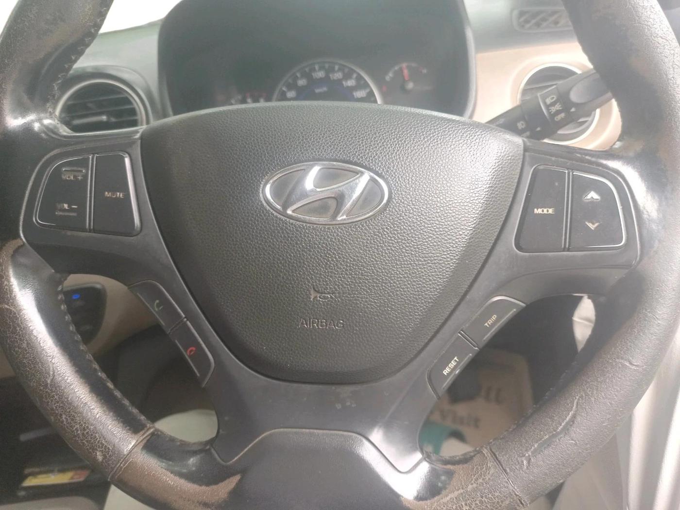 2014 Hyundai Grand i10 ASTA 1.1 CRDI, Diesel, Manual, 2,44,854 km, interior