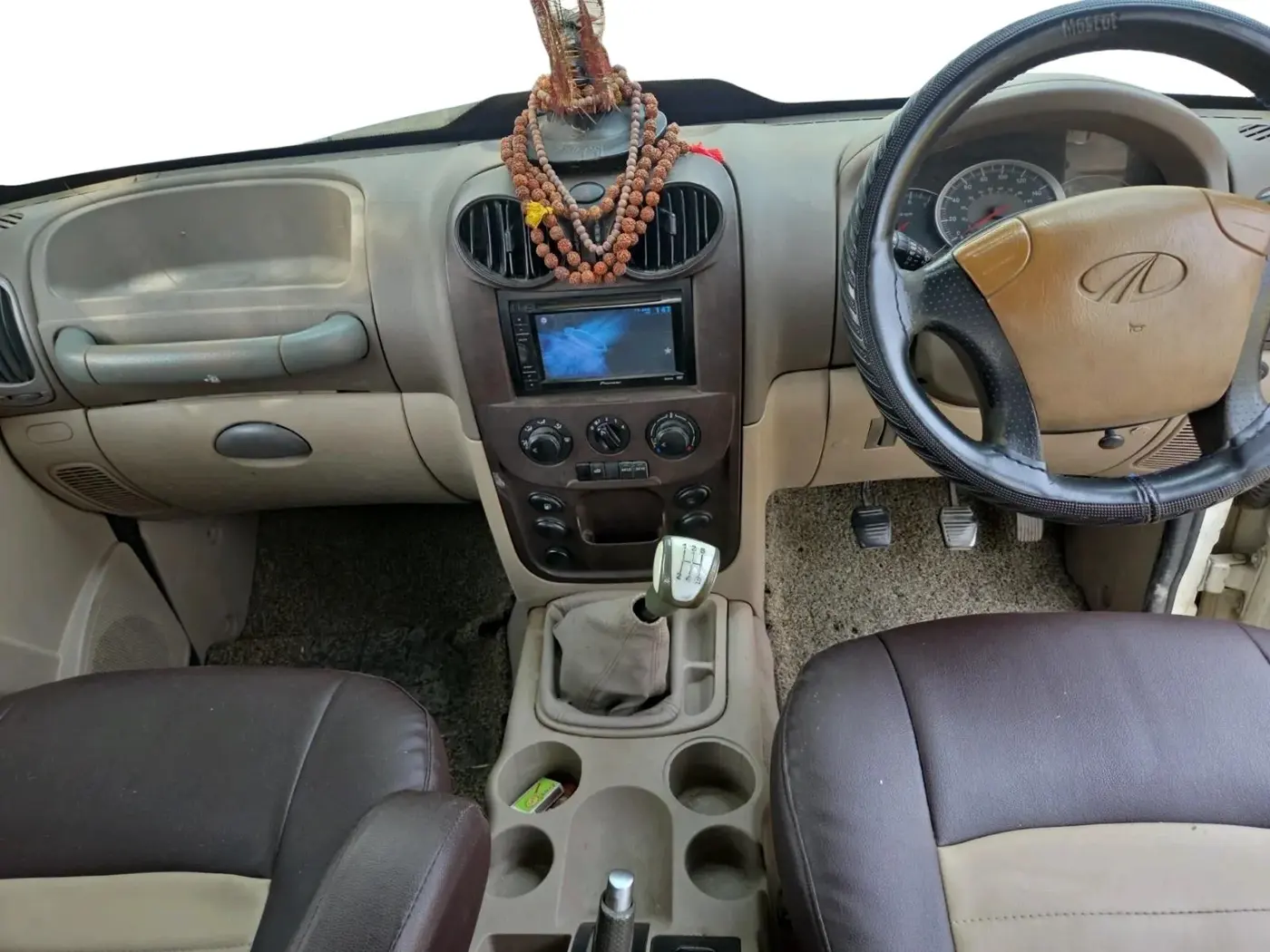 2014 Mahindra Scorpio SLE, Diesel, Manual, 84,262 km, interior